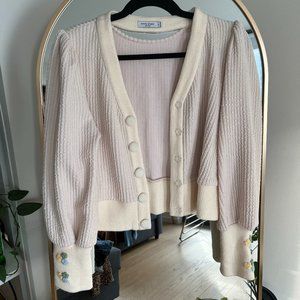 Knitted Cardigan with cute flower details
